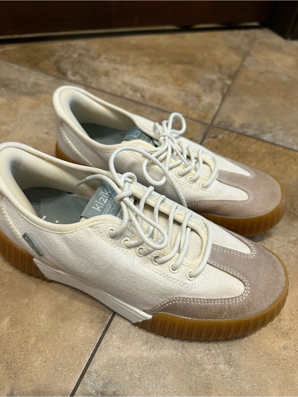 Kizik Women's Ivory Canvas Athletic Sneakers with Gum Sole